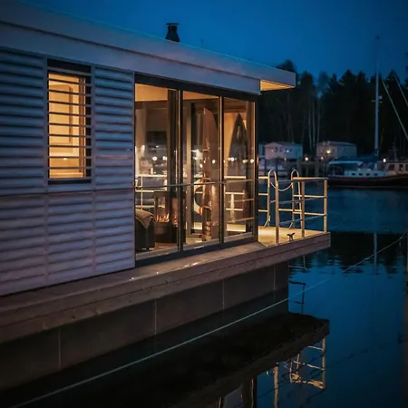 Hotel na wodzie Floating Houseboat In